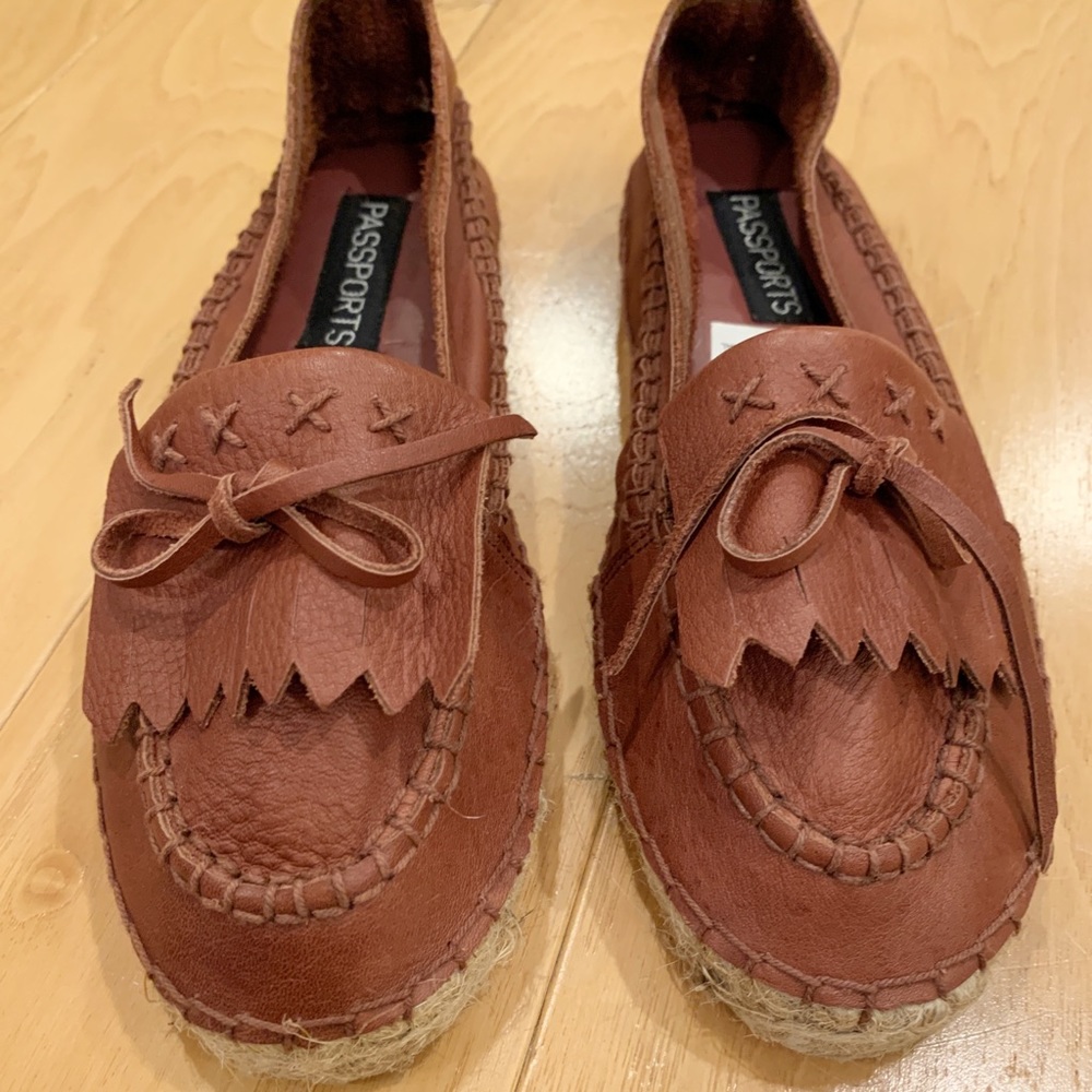 NWOT passports brown leather espadrilles size 7